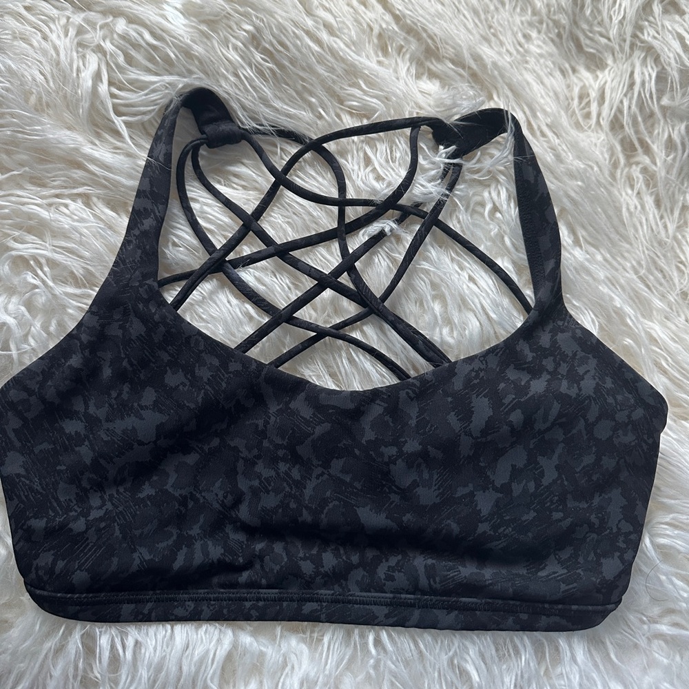 Lululemon leopard free to be wild bra